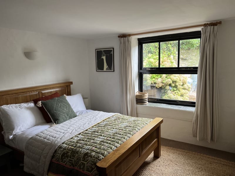 dog-friendly-holiday-cottage-roseland (41)